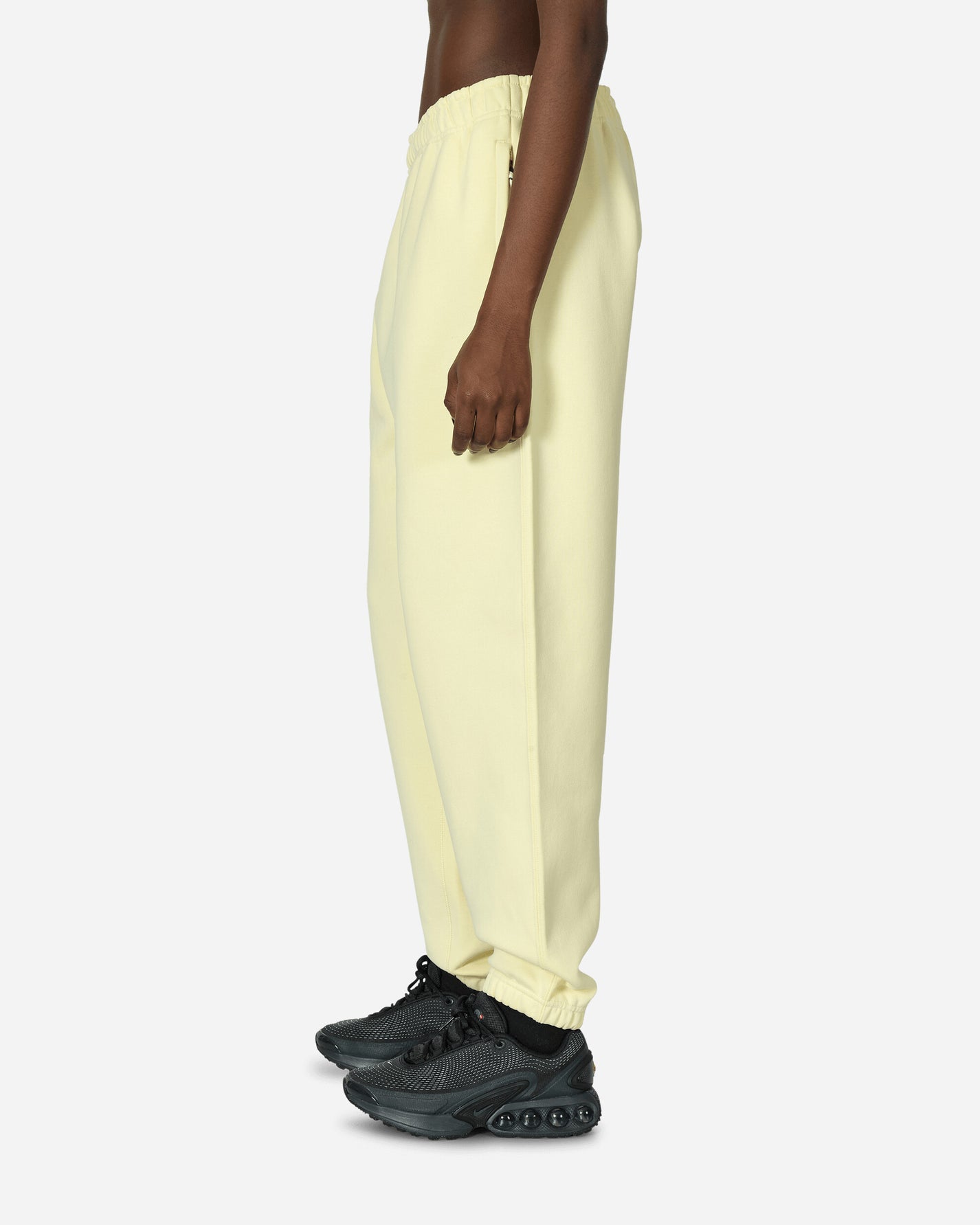 Nike M Nk Solo Swsh Flc Cf Pant Alabaster/White Pants Sweatpants DX1364-744